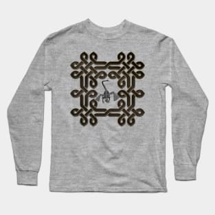 Celtic knot with dragon Long Sleeve T-Shirt